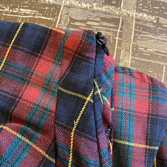 New plaid mini skirt - Picture 3 of 3